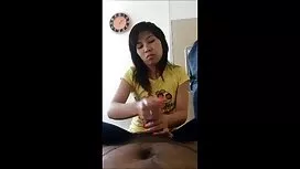 Ragazza giovani scop ...