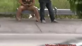 La bruna leccato le  ...