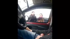 Una giovane ragazza  ...
