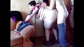 Sexy Latina accarezz ...