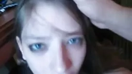 Bruna nuda e procace ...