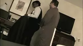 L'uomo raccolse una  ...