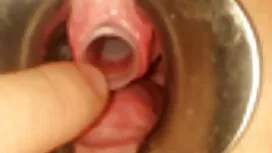 Una giovane ragazza  ...